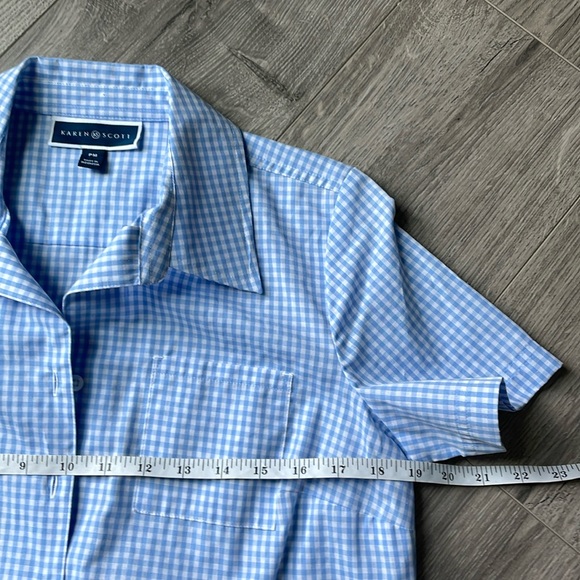 Karen Scott Light blue short sleeved Checkered Button-down top. - Picture 4 of 5